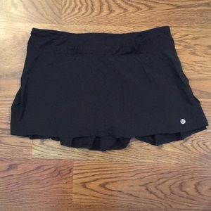 lululemon speed skirt w/ built in shorts in black